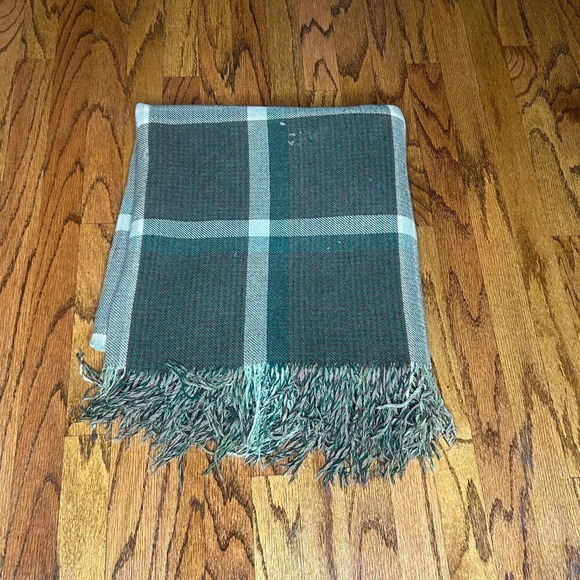 Vintage Cabin Reversible Green Plaid Camp Blanket With Fringe - Picture 9 of 9